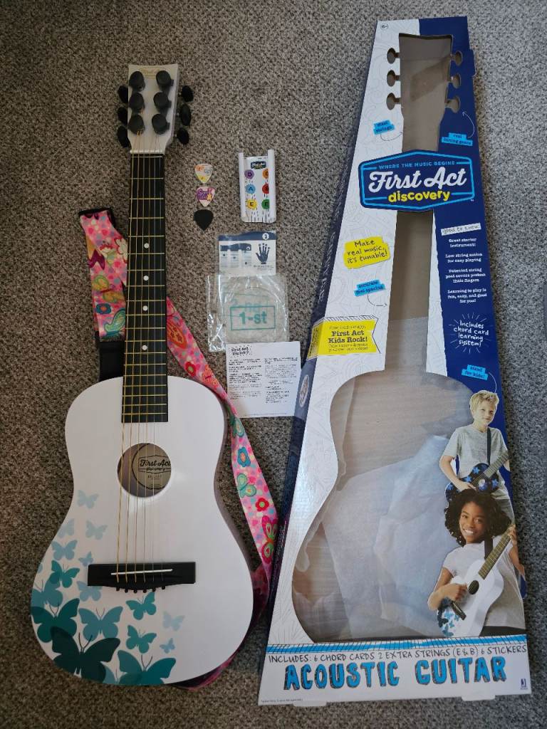 First Act Discovery Kids Acoustic Guitar White with Strap and Accessories Boxed