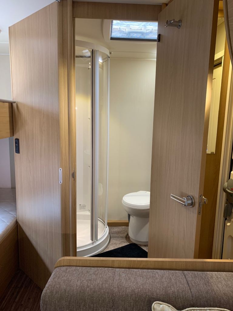 2013 Elddis Avante 576 , 6 berth with Motor Mover and New Awning 