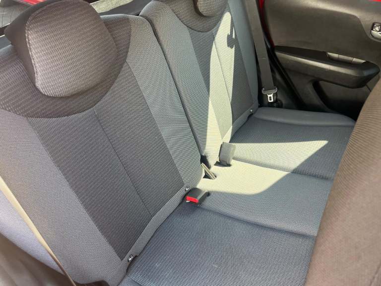 TOYOTA AYGO 1.0 VVT-i x-trend in Super Red 2021