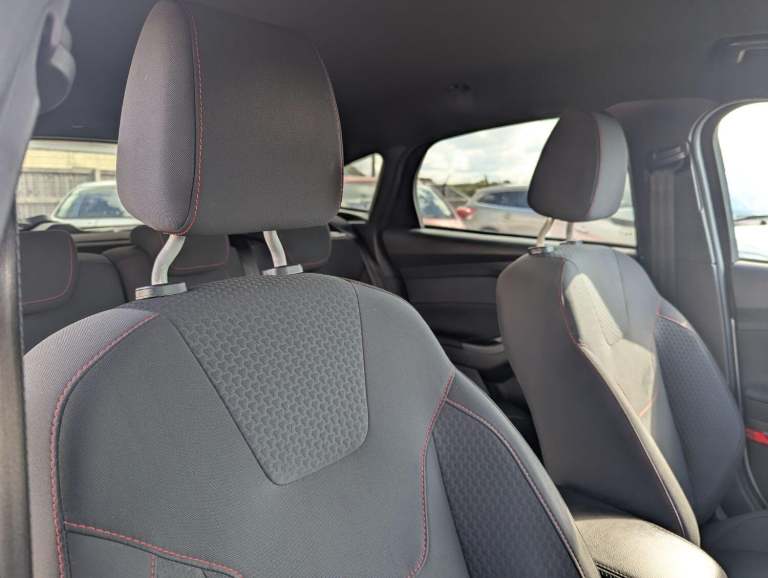 FORD FOCUS 1.5 ST-LINE DIESEL VERY GOOD CONDITION NEW CAMBELT KIT SERVICE MOT