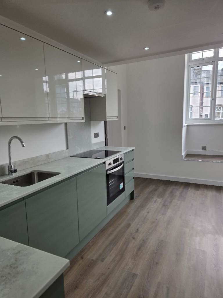New Built Amazing 3 Bedroom Flat for rent in Leyton , London, Hassle free rent , Ready NOW 