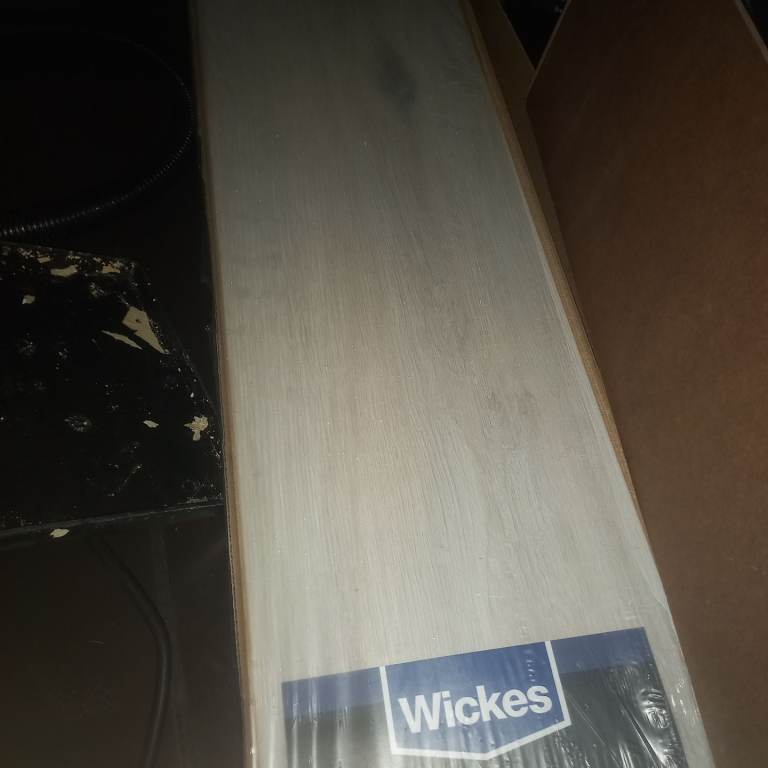 Pack of laminate floor boards