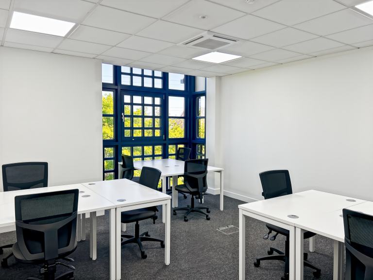 St Neots - PE196RE \ Large Office for Rent Configured for Your Team