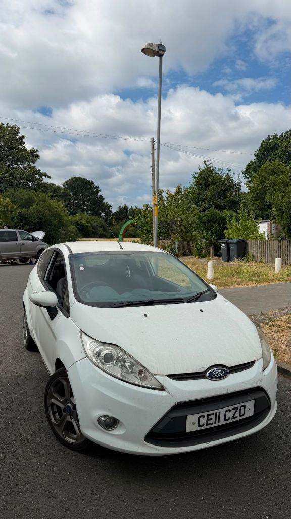 Ford, FIESTA, Hatchback, 2011, Manual, 1242 (cc), 3 doors