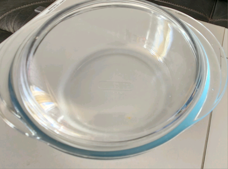 Pyrex Ovenware glass roasting & baking bowl glassware