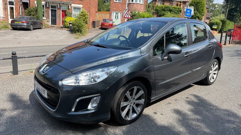 Peugeot, 308, Hatchback, 2013, Semi-Auto, 1560 (cc), 5 doors