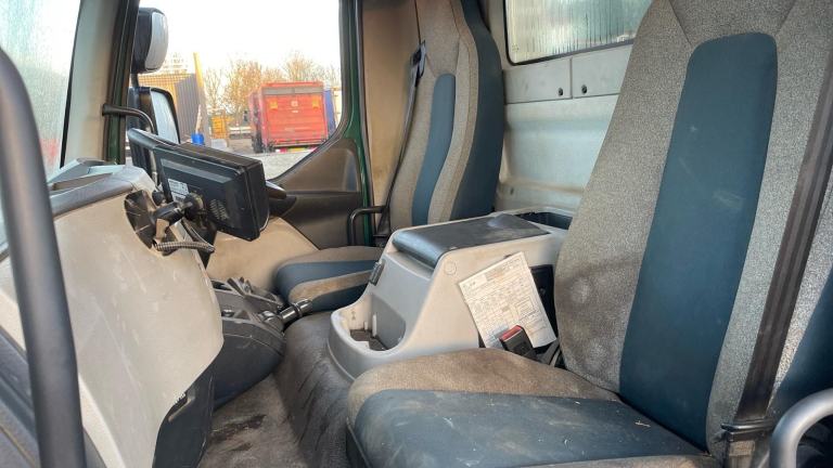 2018 Volvo FL 250 18 TONNE HYVA CHAIN LOADER , 277,541 KM