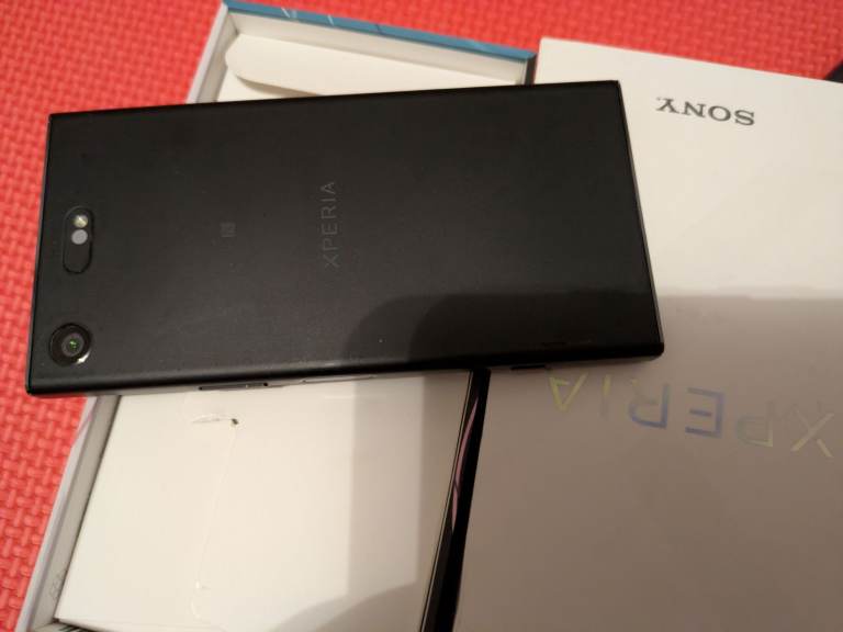 Sony Xperia XZ1 Compact - 32GB - Black - Free cover - sim-free