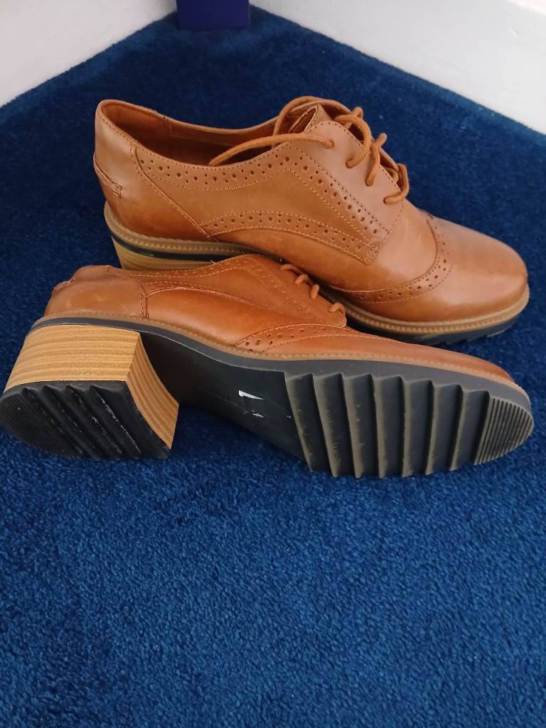 Ladies shoes