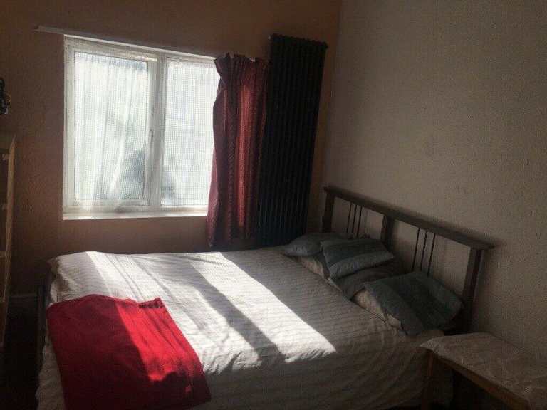 double room for rent