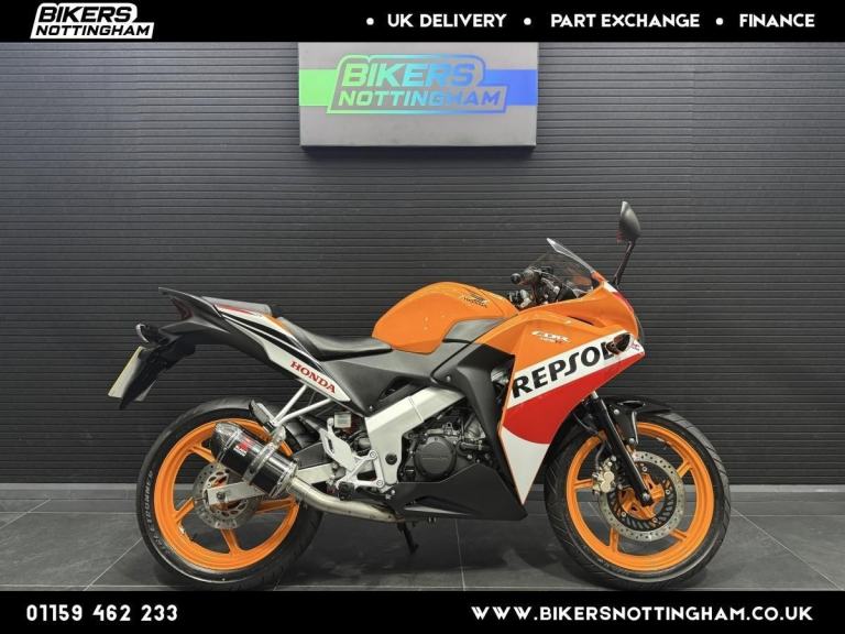 Honda CBR 125 R 2016 REPSOL only 5800 miles