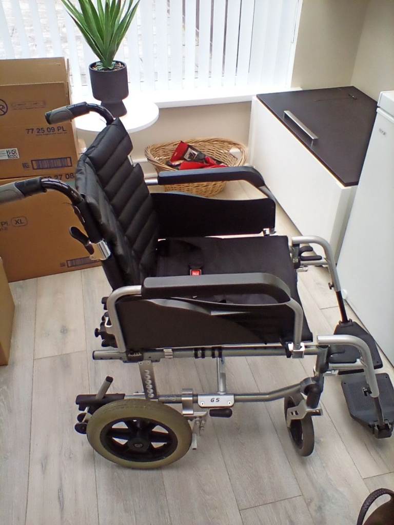 Robust manual wheelchair
