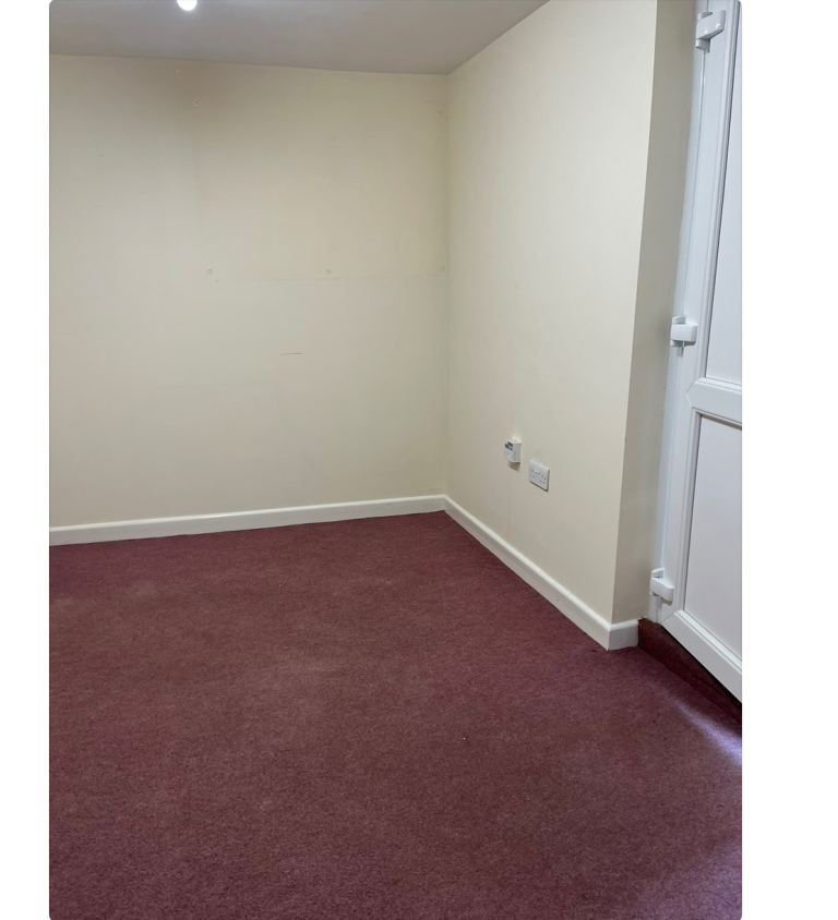 Exmouth, central, small office to let 