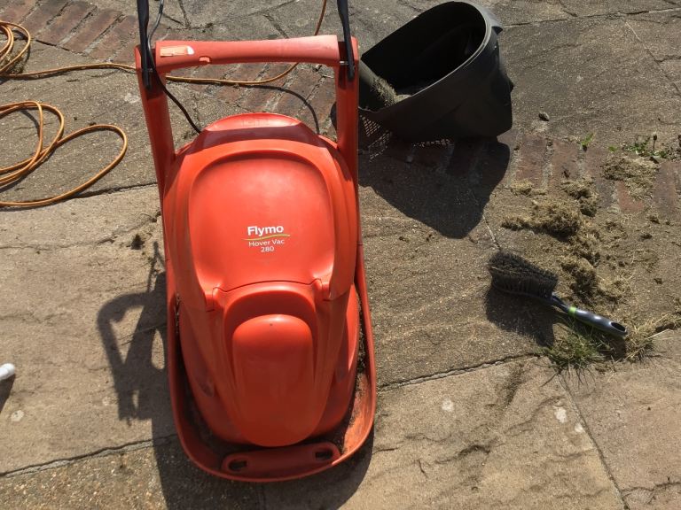 Flymo Hover Vac 281