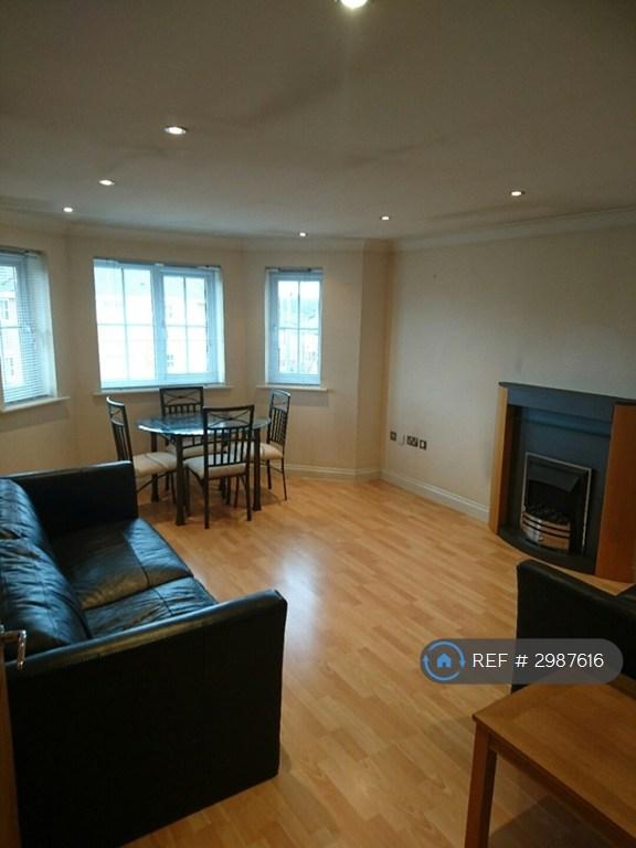 2 bedroom flat in Brampton Drive, Bamber Bridge, Preston, PR5 (2 bed) (#2987616)