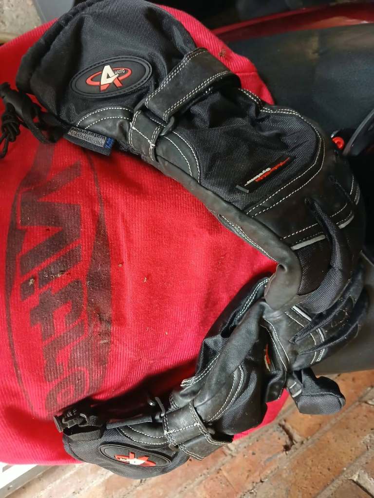 Motorbike Glove M/L - Black, Good Condition
