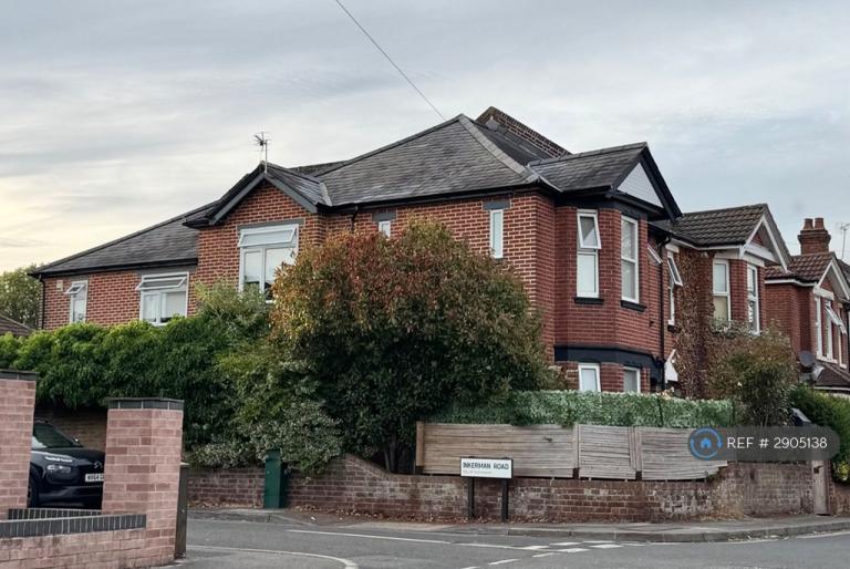 5 bedroom house in West Road, Southampton, SO19 (5 bed) (#2905138)