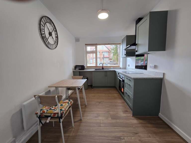 2 Bed Self Contained Available in Northfield