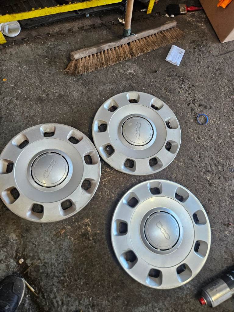 Fiat 500 wheel trims x3 single