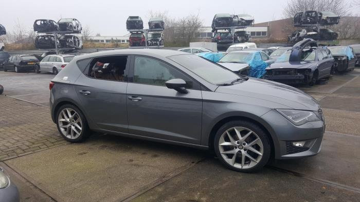 2013 SEAT LEON FR BREAKING SPARES AIRBAG LEATHER SEATS ALLOY DOORS AXLE HUBS CORNERS