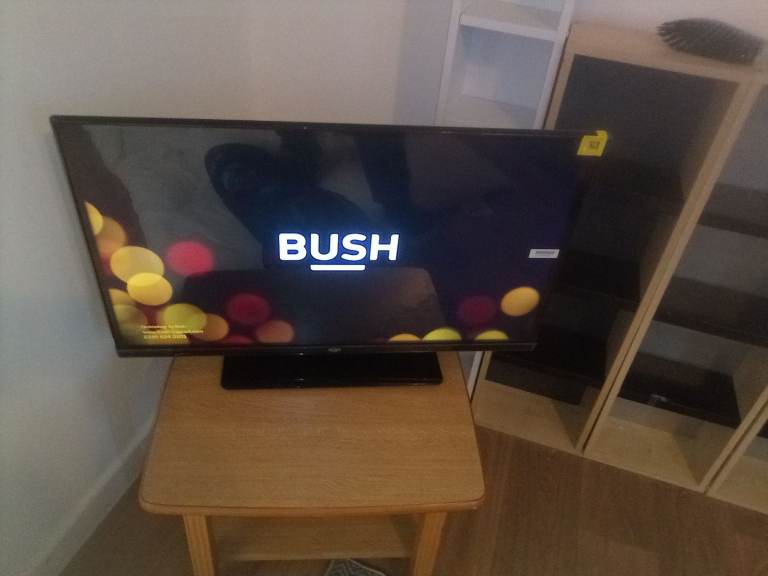 Bush smart TV 24 inch 