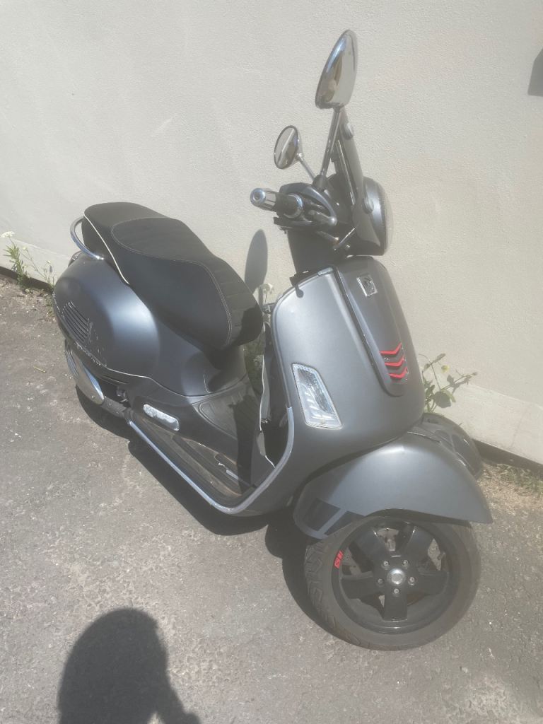 Vespa gts300
