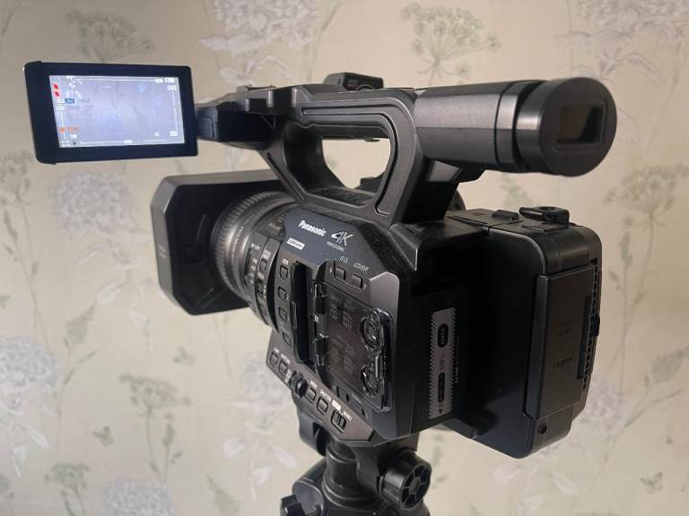 Panasonic 4K Camcorder AG UX90