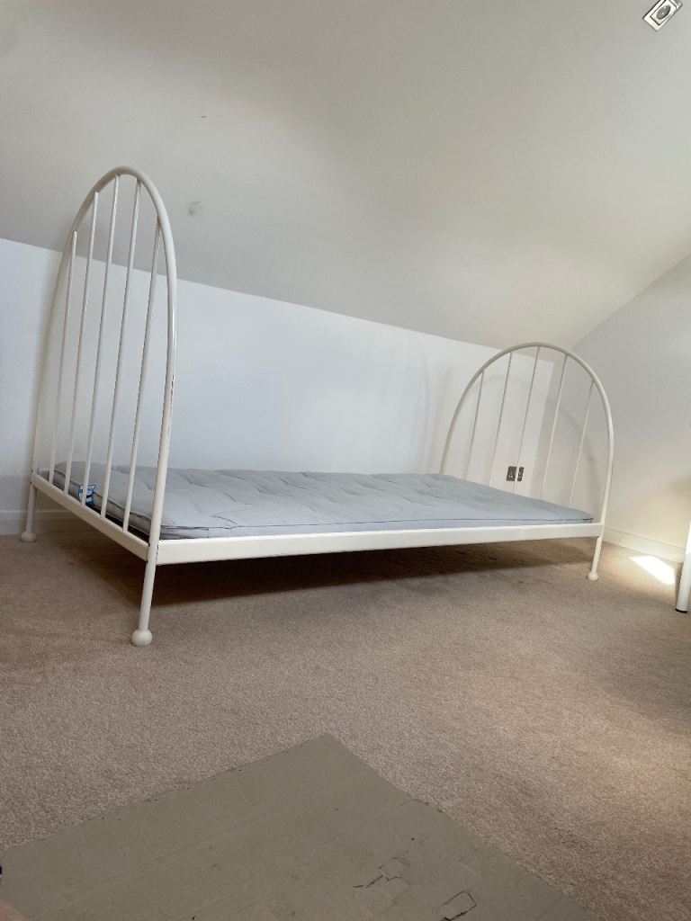 Single bed. IKEA. White metal frame. Slatted bed base.
