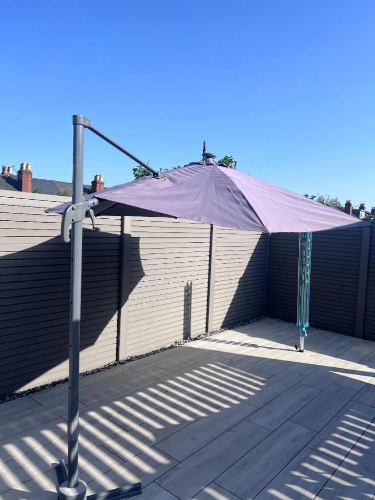 Garden Parousel Cantilver with Lights