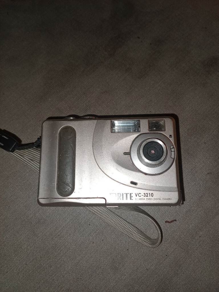 OMITE VC-3210 Digital Camera with Memory Card