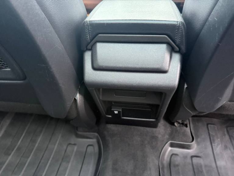 2017 Land Rover Discovery Sport 2.0 TD4 HSE SUV 5dr Diesel Auto 4WD Euro 6 (s/s) (180 ps) ESTATE ...