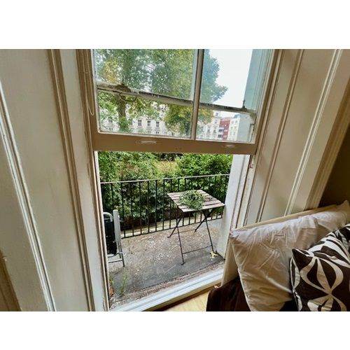 Double Studio With Balcony in Prince's Square, Notting Hill/Bayswater, W2 4PX *** Bills Inc***