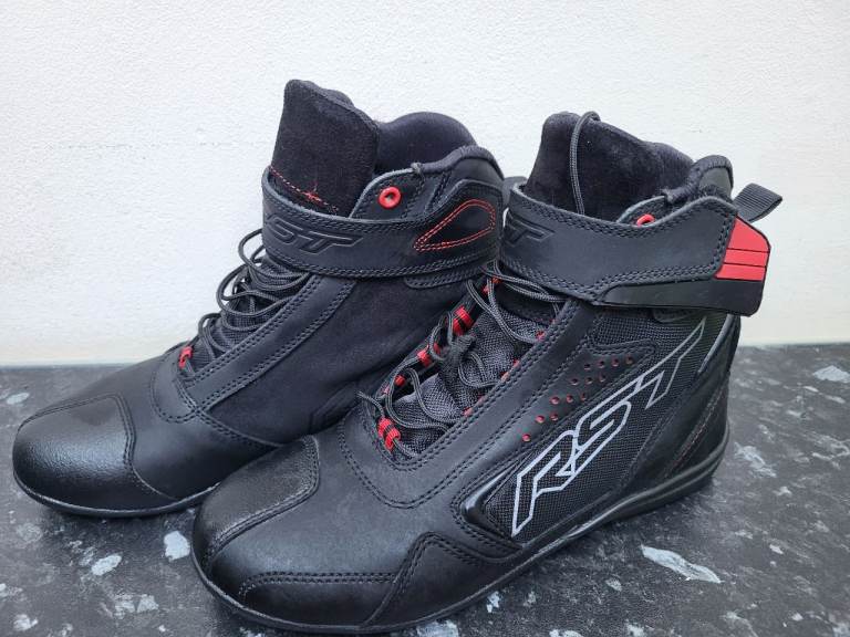 Ladies rst boots