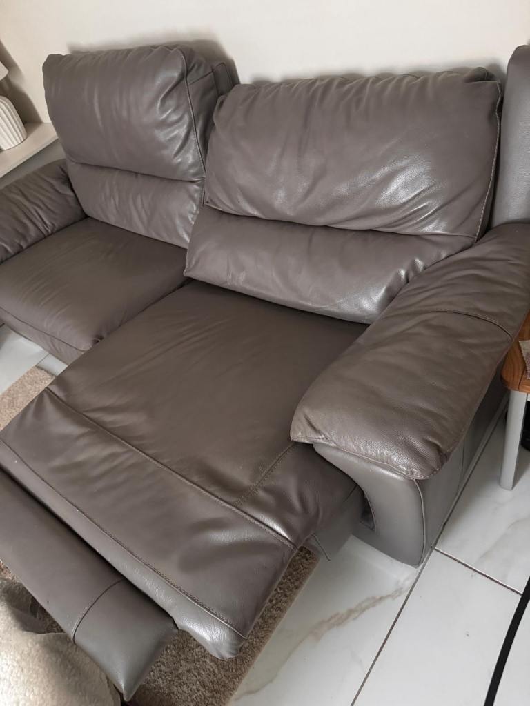 Leather electric recliner sofas (x2)