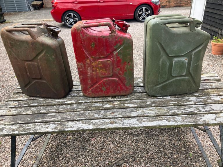 3 x OLD METAL 5 GALLON  (20L) JERRY FUEL CANS  PRICE IS FOR THE THREE £15