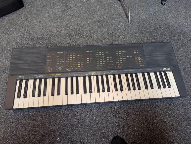 Yamaha PSR - 70 Keyboard Electric Piano