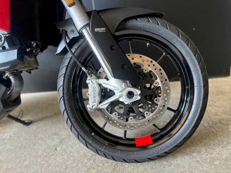 Stunning Low Mileage 2024/24 Ducati Multistrada V2S Motorcycle 