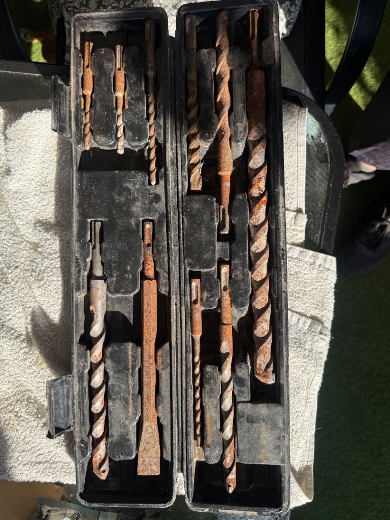 SDS Drill Bit 10x pc Set with Case – good Condition Rust from storage