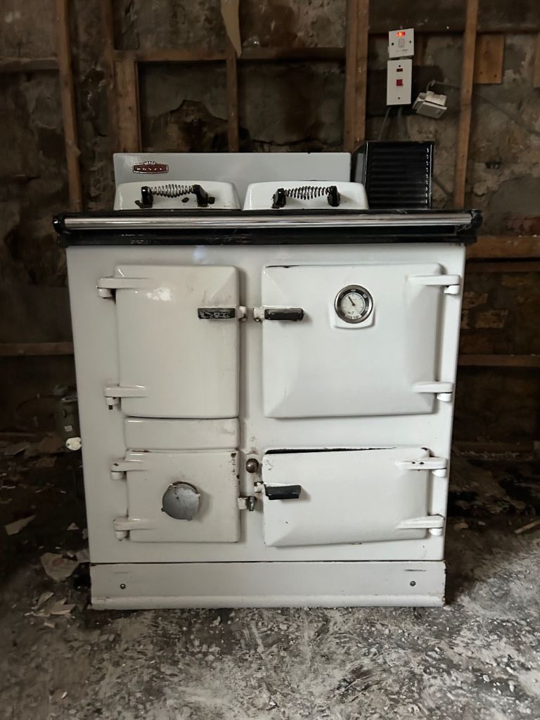 Rayburn oil cooker 