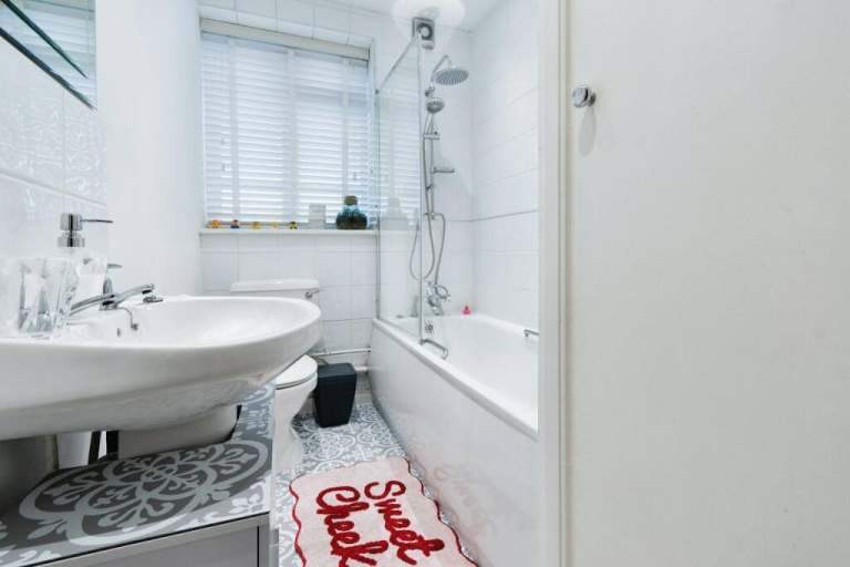 🌹Lovely Double Room | Couples are Welcome📍Turnpike Lane (Zone 3)