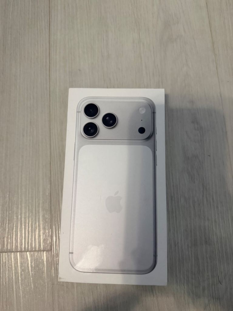 Brand New iPhone 17 Pro Max 512GB – Unused – Silver