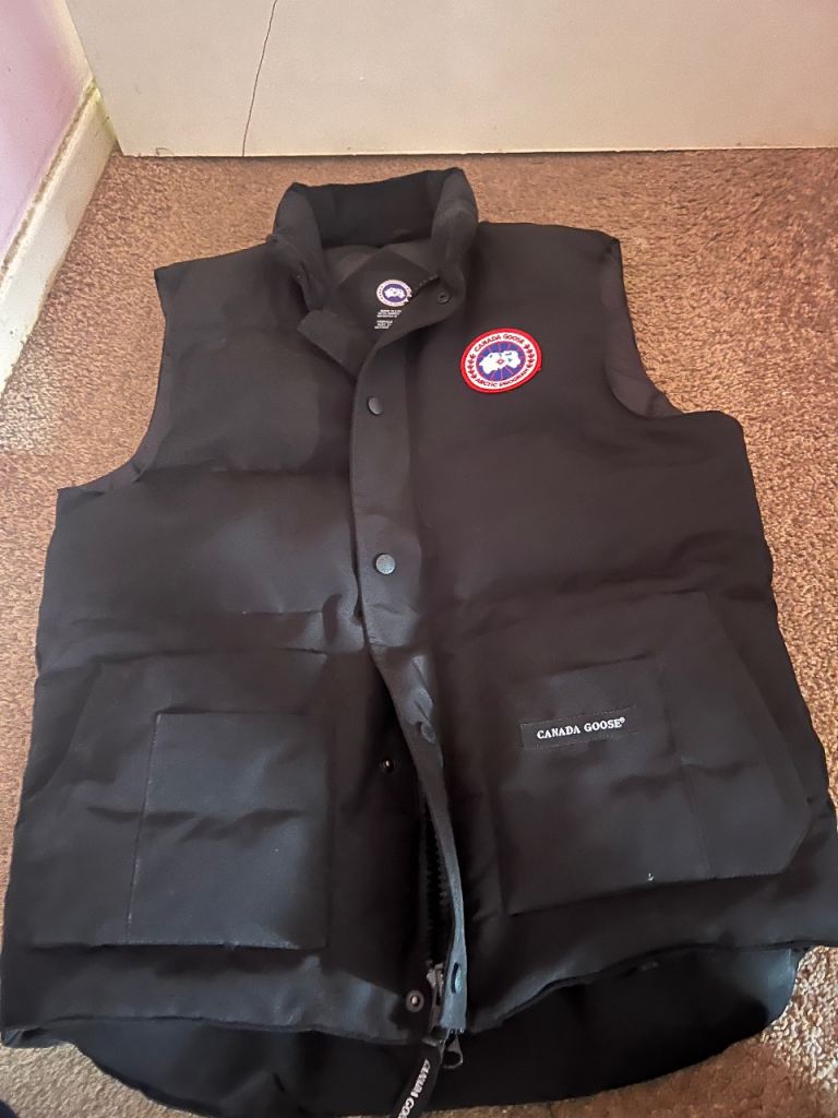 Canada Goose Puffer Vest – Black, Size M