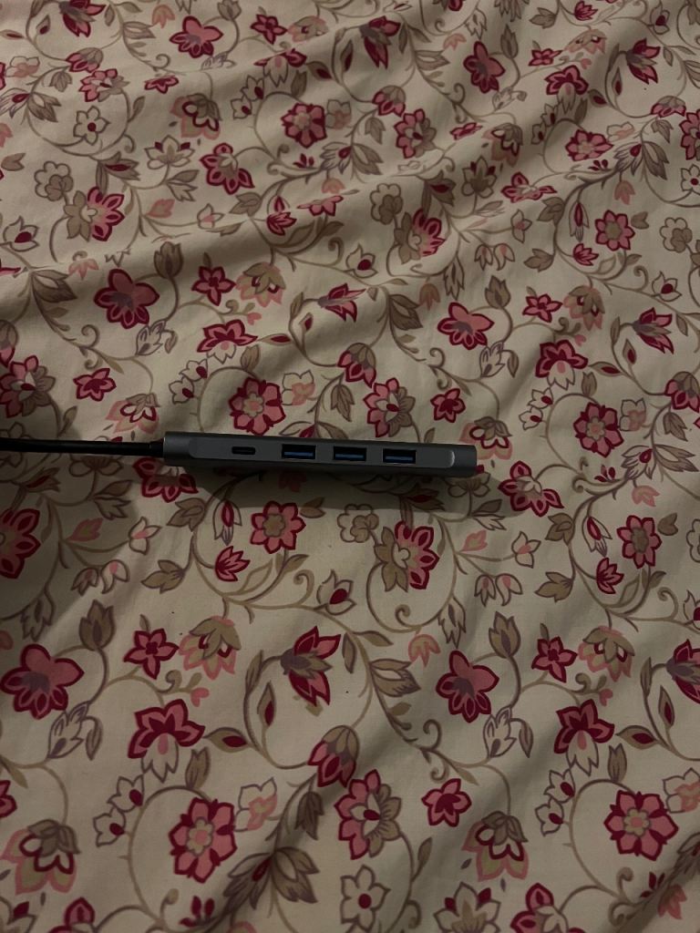USB-C Hub with Multiple Ports – As Good As New