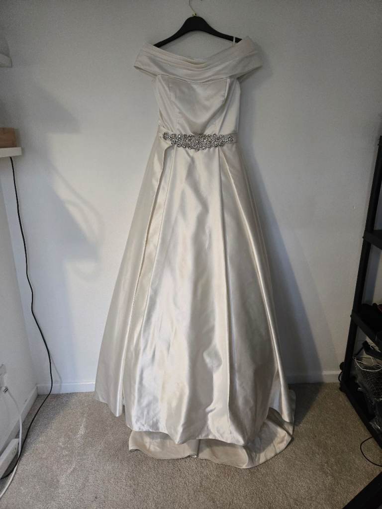 The House of Nicholas London Ivory wedding dress