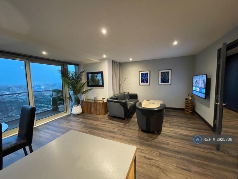2 bedroom flat in Albion St, Leeds, LS2 (2 bed) (#2925736)