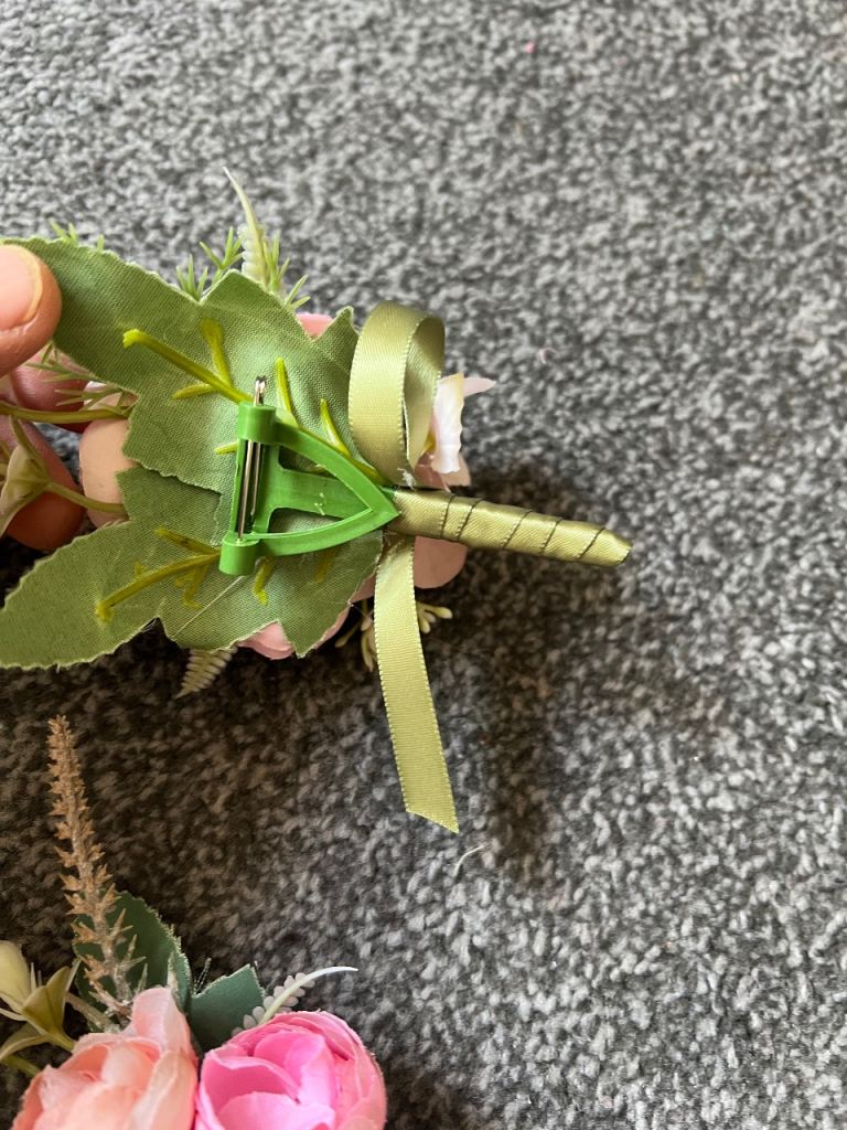 2X flower 2X tie