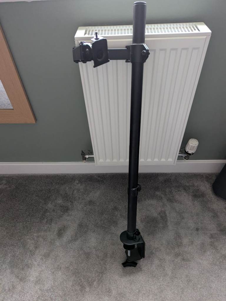 Single monitor desk stand