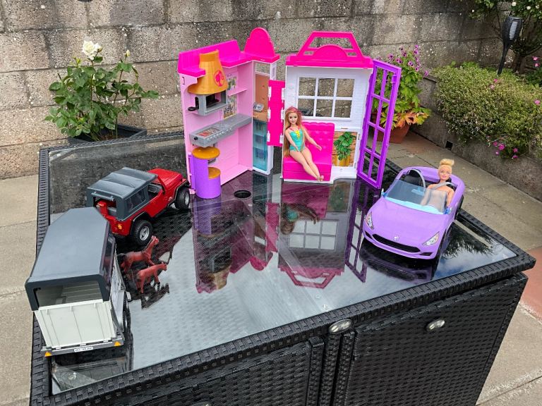 Barbie Cafe with Car, Jeep and Horsebox.