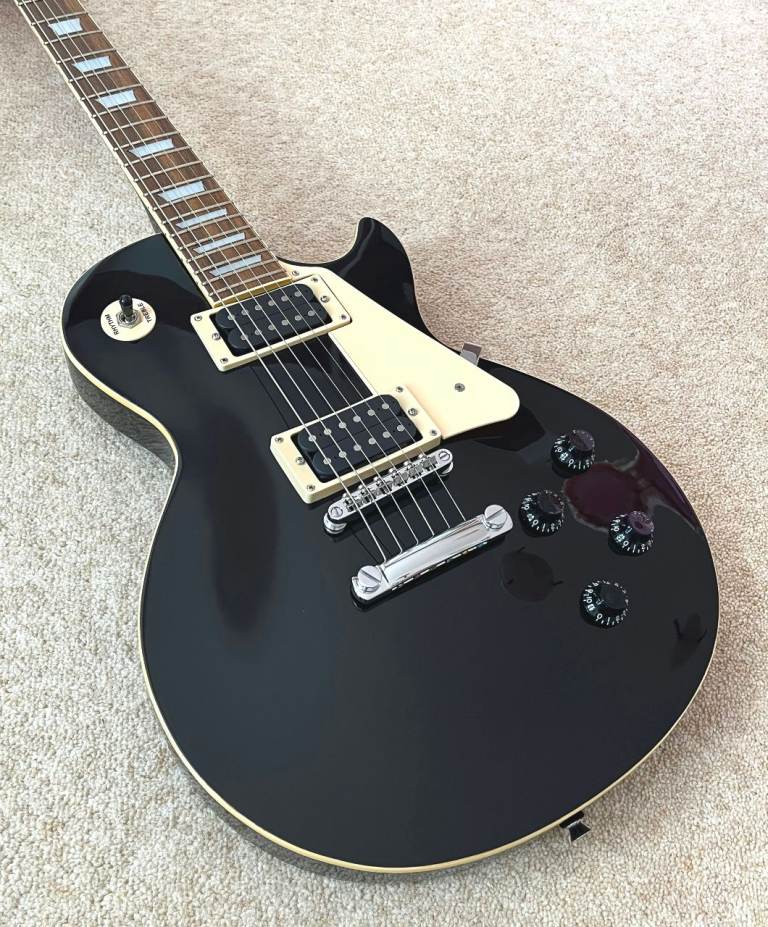 Hohner Rockwood LX 250G Les Paul style guitar in outstanding condition - lots of pics to check out.