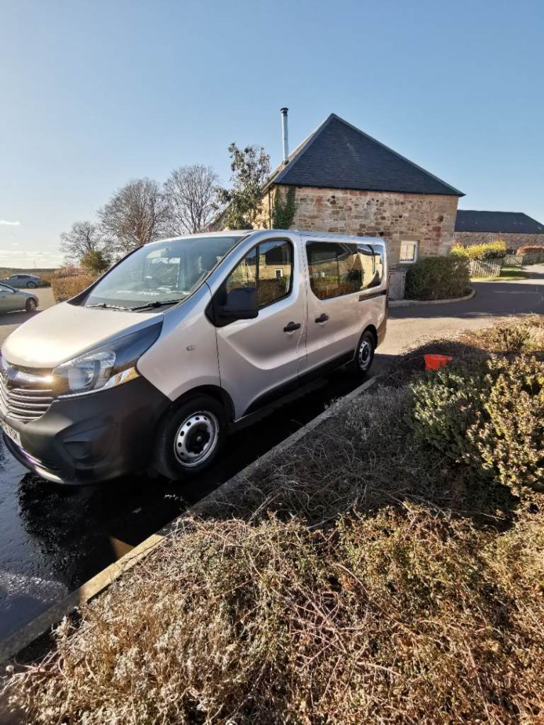 VIVARO CAMPER/DAYVAN ONLY 24,000 MILES NO VAT EURO 6 